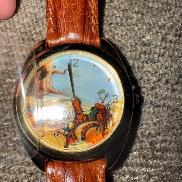 Disney 1997 Watch Collectors Club Winnie the Pooh and Tigger Too LE Fossil Watch - Picture 3 of 10